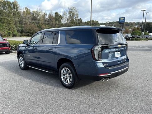New 2026 Chevrolet Suburban Premier image 5