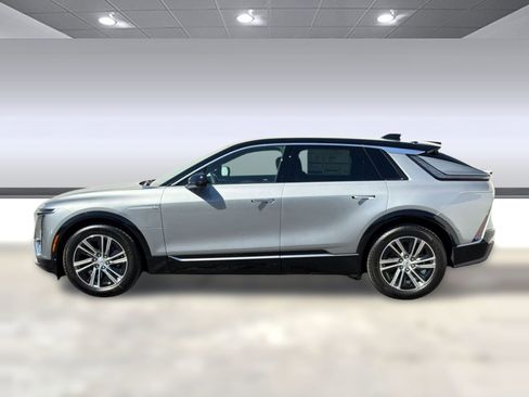 New 2026 Cadillac Lyriq Luxury RWD image 2