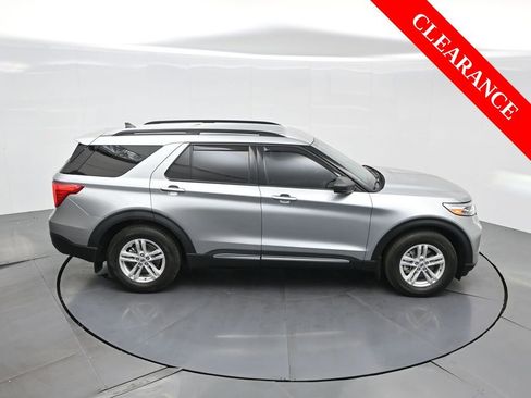 Used 2024 Ford Explorer XLT image 58