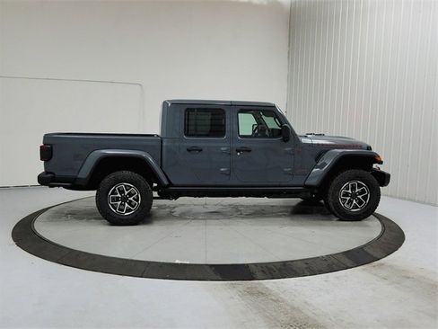 New 2026 Jeep Gladiator Rubicon w/ Steel Bumper Group image 8