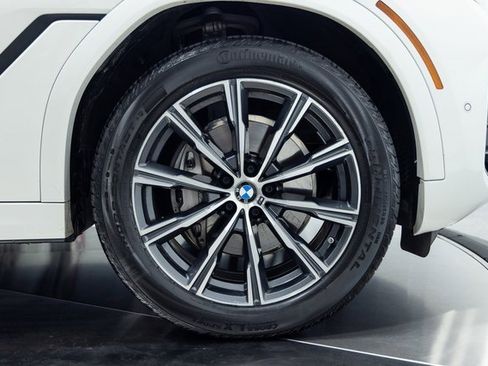 Certified 2024 BMW X6 xDrive40i w/ Executive Package image 27