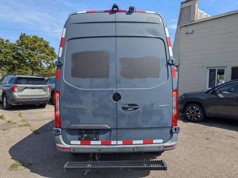 Used 2019 Mercedes-Benz Sprinter 144 image 6