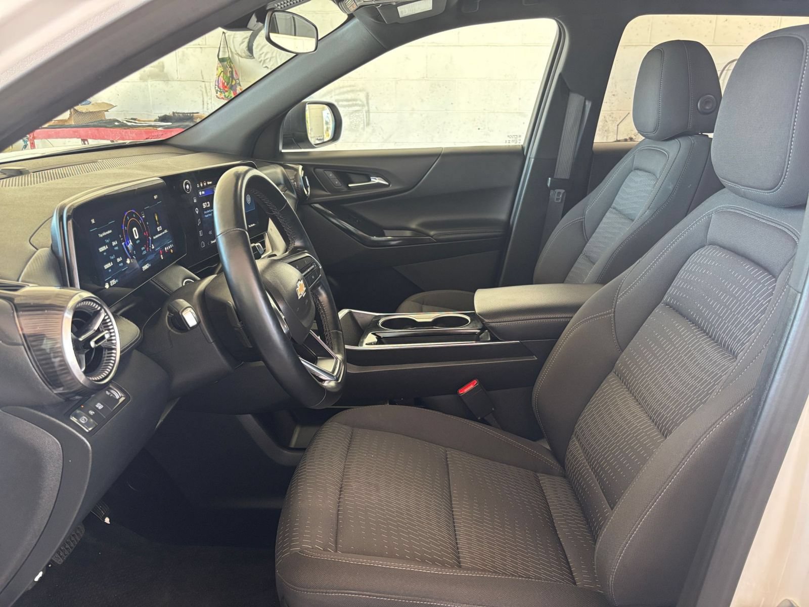 Used 2025 Chevrolet Equinox LT FWD image 26