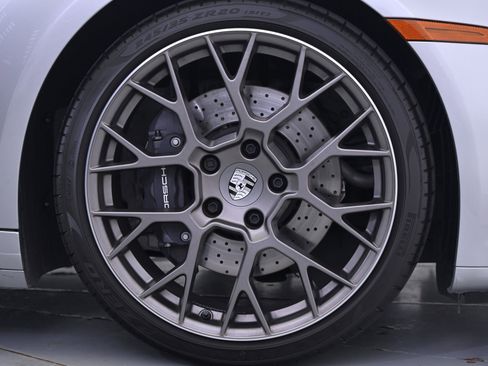 Used 2025 Porsche 911 Carrera image 14