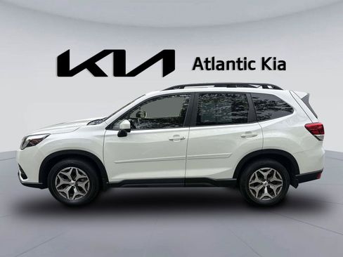 Used 2023 Subaru Forester Premium AWD/4WD image 11