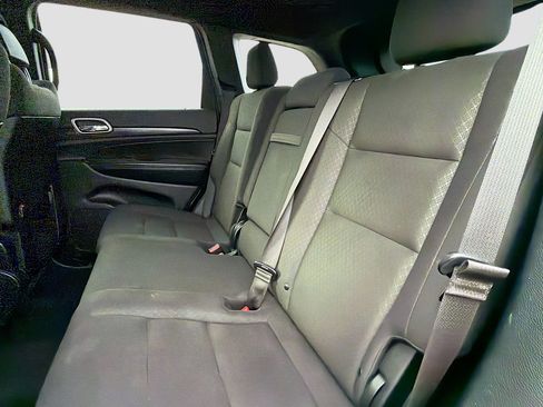 Used 2020 Jeep Grand Cherokee Laredo image 18