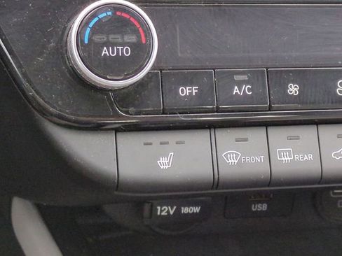 Used 2023 Hyundai Elantra Limited image 29