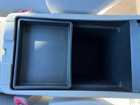 Used 2011 Toyota Camry LE FWD image 24