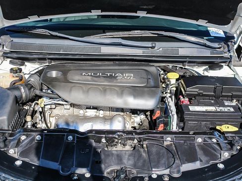 Used 2015 Chrysler 200 Limited image 29