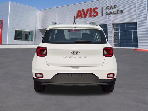 Used 2025 Hyundai Venue SEL FWD image 7