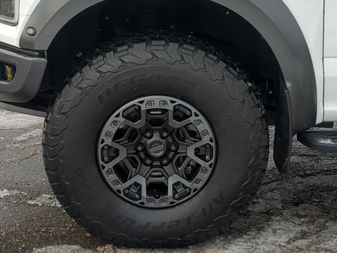 Used 2018 Ford F150 Raptor w/ Equipment Group 802A Luxury image 19