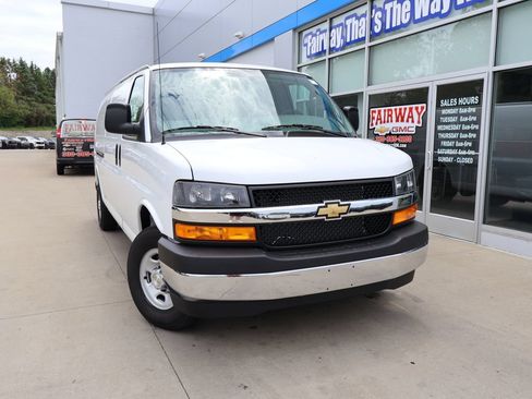 New 2026 Chevrolet Express 3500 Extended w/ Driver Convenience Package RWD image 28