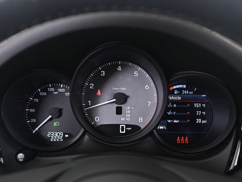 Certified 2024 Porsche Macan S AWD/4WD image 36