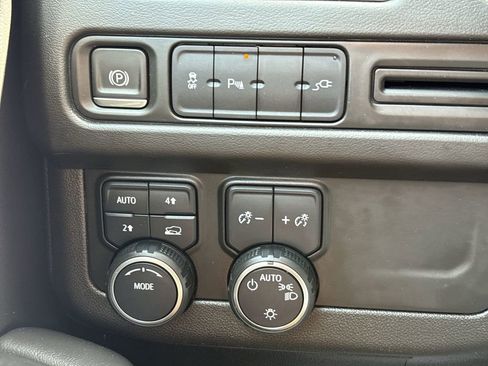 Used 2021 Chevrolet Tahoe RST AWD/4WD image 36