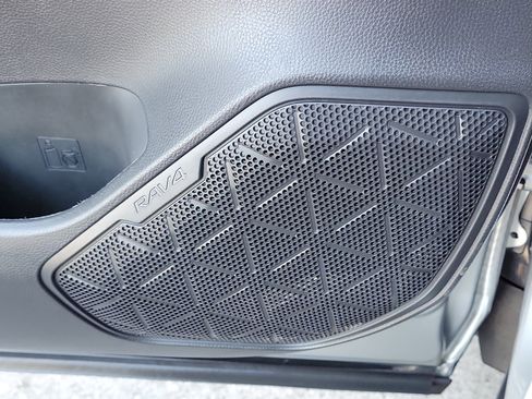 Used 2023 Toyota RAV4 LE image 19