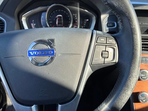 Used 2017 Volvo XC60 T5 Inscription w/ Preferred Option Package FWD image 24