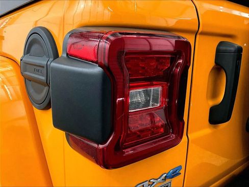 Used 2021 Jeep Wrangler Unlimited Sahara w/ Dual Top Group image 28