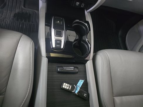 Used 2019 Honda Pilot Touring image 27