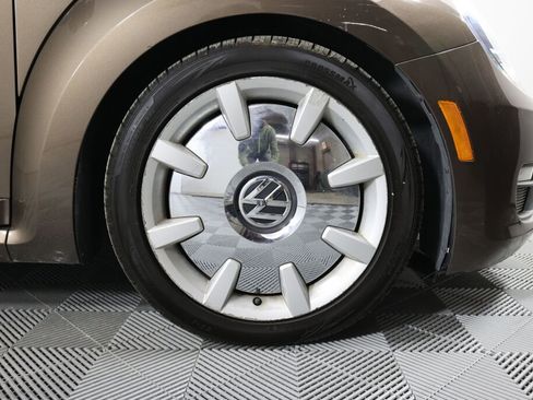 Used 2012 Volkswagen Beetle 2.5 FWD image 6