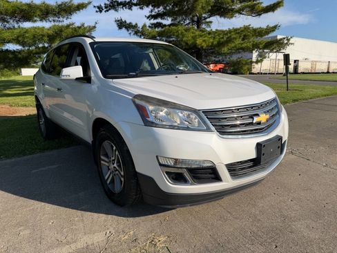 Used 2016 Chevrolet Traverse LT AWD/4WD image 3