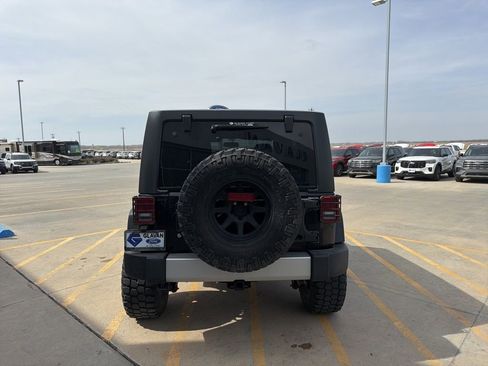 Used 2015 Jeep Wrangler Unlimited Sahara w/ Connectivity Group image 6