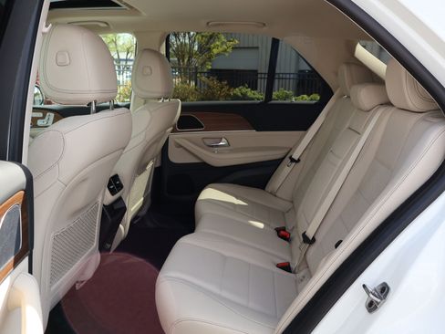 Certified 2025 Mercedes-Benz GLE 450e 4MATIC image 16