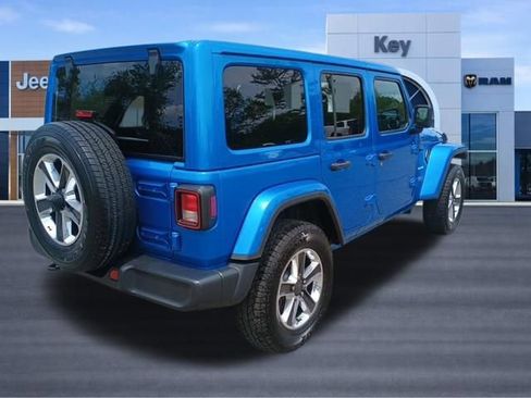 Used 2023 Jeep Wrangler Unlimited Sahara AWD/4WD image 5