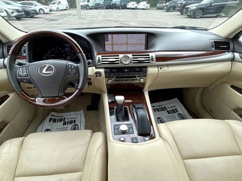 Used 2017 Lexus LS 460 w/ Comfort Package image 12