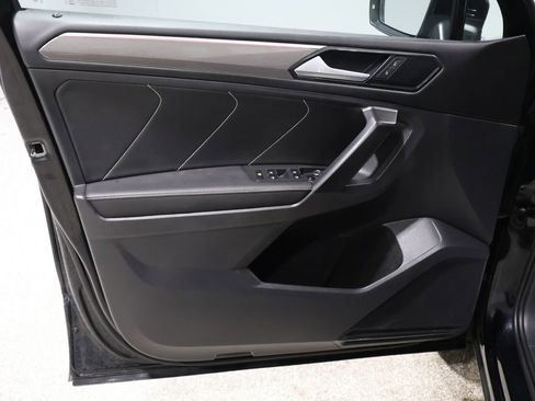 Used 2023 Volkswagen Tiguan SE R-Line image 13