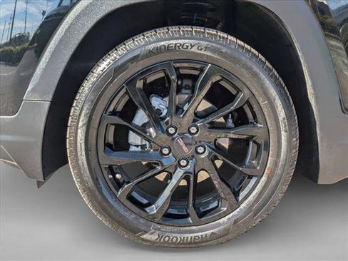 Used 2024 GMC Terrain SLT w/ Tech Package image 22