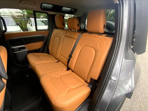 Certified 2023 Land Rover Defender 110 SE AWD/4WD image 20