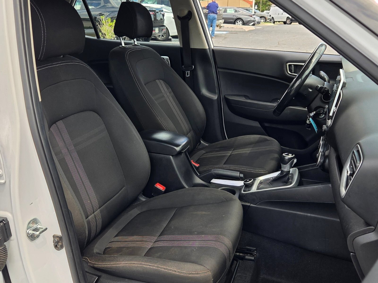 Used 2021 Hyundai Venue SEL FWD image 15
