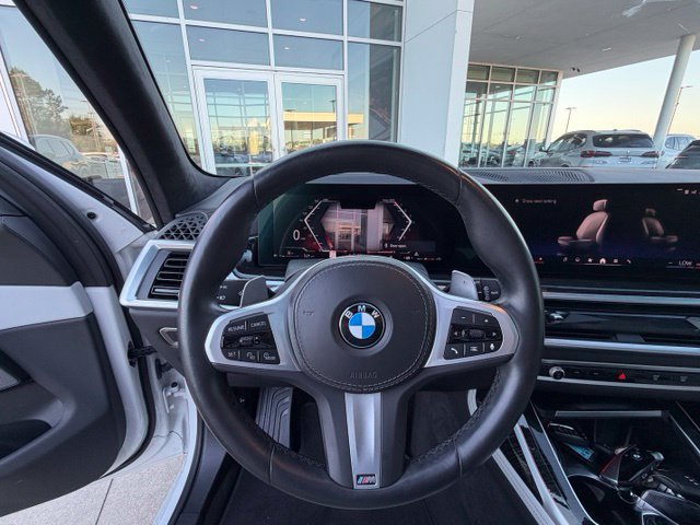 Used 2025 BMW X7 xDrive40i w/ M Sport Package AWD/4WD image 18