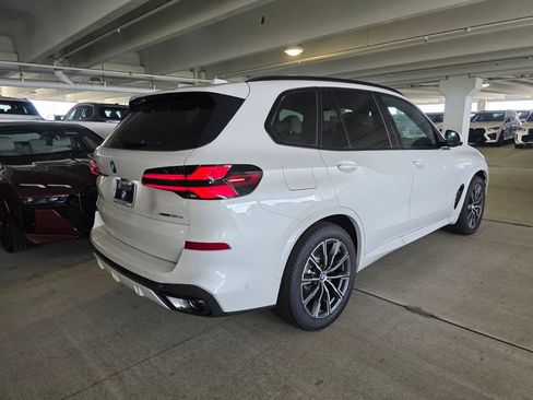 New 2026 BMW X5 xDrive50e w/ M Sport Package AWD/4WD image 4