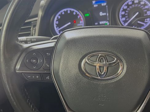 Used 2023 Toyota Camry SE FWD image 19