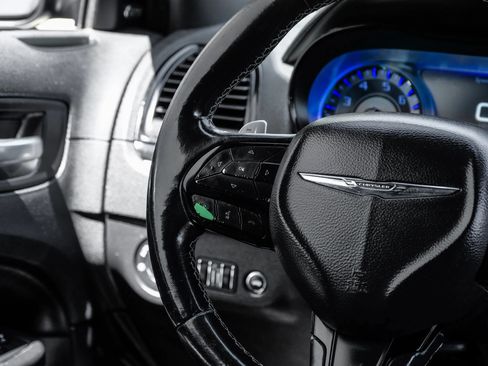 Used 2019 Chrysler 300 S RWD image 24