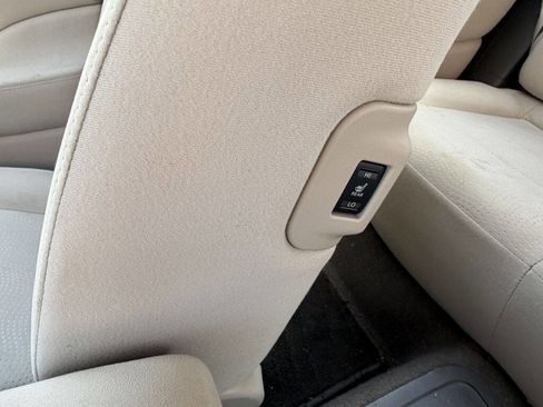 Used 2014 Nissan Leaf SV w/ Premium Package image 13