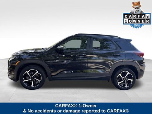 Used 2022 Chevrolet TrailBlazer RS FWD image 2