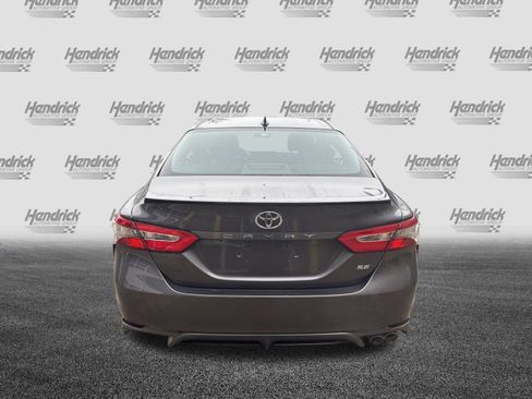 Used 2019 Toyota Camry SE image 9