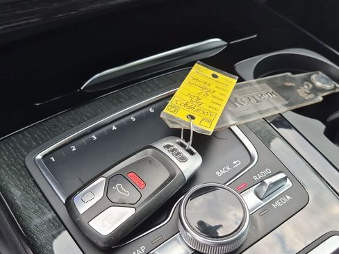 Used 2019 Audi Q7 3.0T Premium w/ Convenience Package AWD/4WD image 32