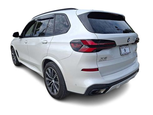 Used 2024 BMW X5 xDrive40i w/ M Sport Package AWD/4WD image 4