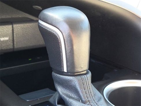 Used 2022 Toyota Camry XLE image 22