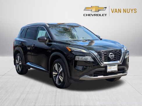 Used 2023 Nissan Rogue SL w/ SL Premium Package FWD image 3