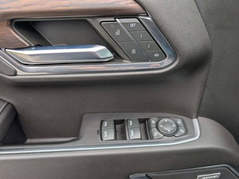 Certified 2022 GMC Sierra 1500 SLT w/ SLT Convenience Package image 19