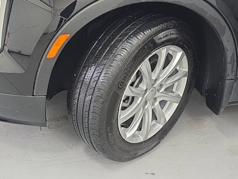 Used 2023 Cadillac XT4 Luxury image 38