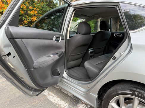 Used 2013 Nissan Sentra SR w/ Driver Pkg FWD image 15