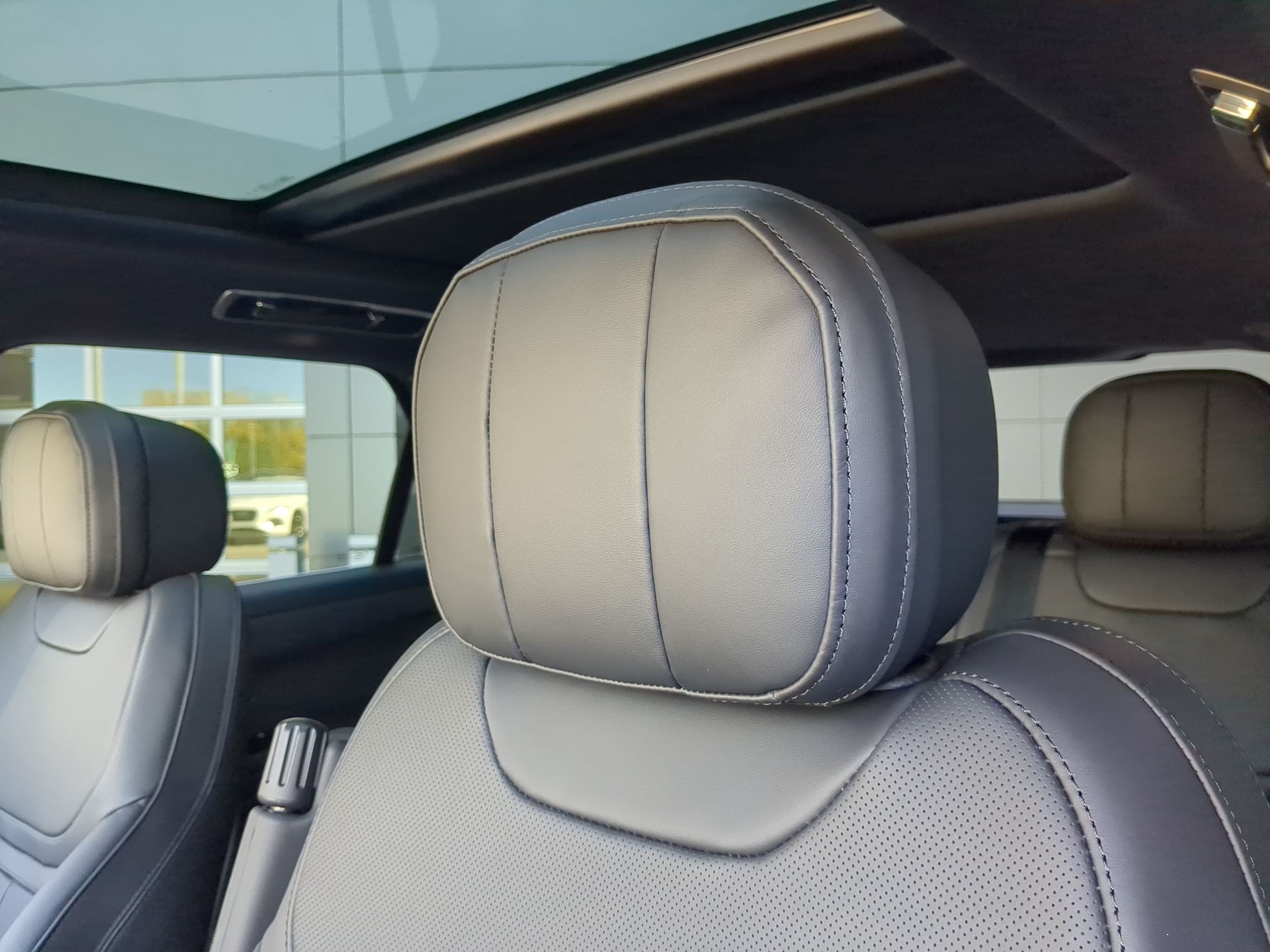 New 2027 Land Rover Range Rover Sport SE AWD/4WD image 23