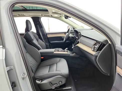 Certified 2026 Volvo XC90 B6 Plus AWD/4WD image 18
