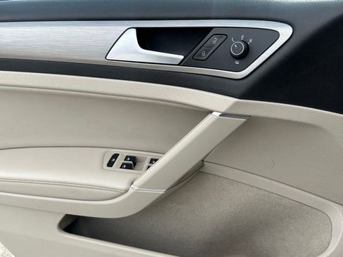 Used 2015 Volkswagen Golf TDI SE image 13