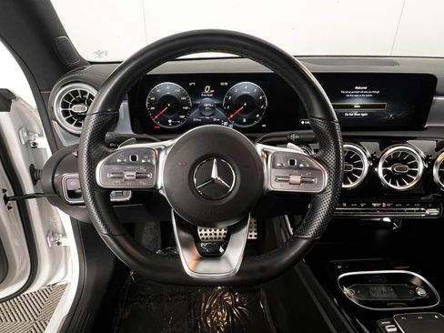 Used 2022 Mercedes-Benz CLA 250 image 21